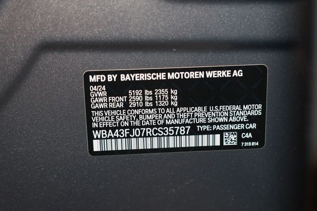 2024 BMW 5 Series 530i - 22982190 - 40