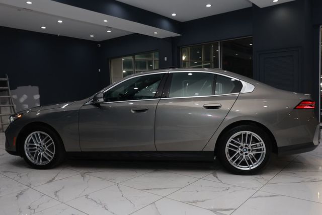 2024 BMW 5 Series 530i - 22982190 - 4