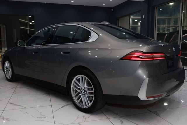 2024 BMW 5 Series 530i - 22982190 - 5