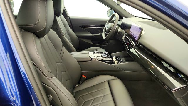 2024 BMW 5 Series 530i Sedan w/ 20'' Wheels & Convenience Pkg - 23079094 - 22