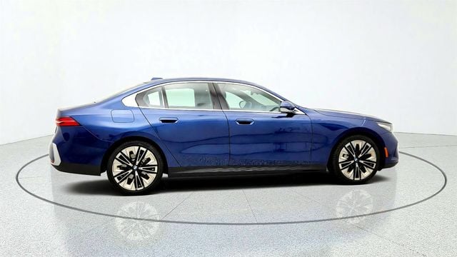 2024 BMW 5 Series 530i Sedan w/ 20'' Wheels & Convenience Pkg - 23079094 - 3