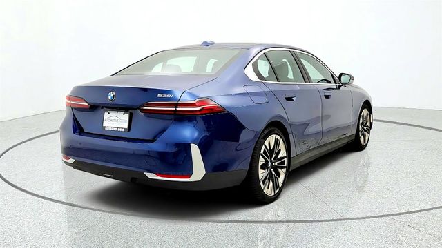 2024 BMW 5 Series 530i Sedan w/ 20'' Wheels & Convenience Pkg - 23079094 - 4