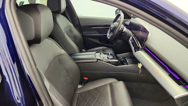 2024 BMW 5 Series 530i w/ M Sport Pro Pkg, Luxury Seating & Premium Pkg - 23039520 - 24