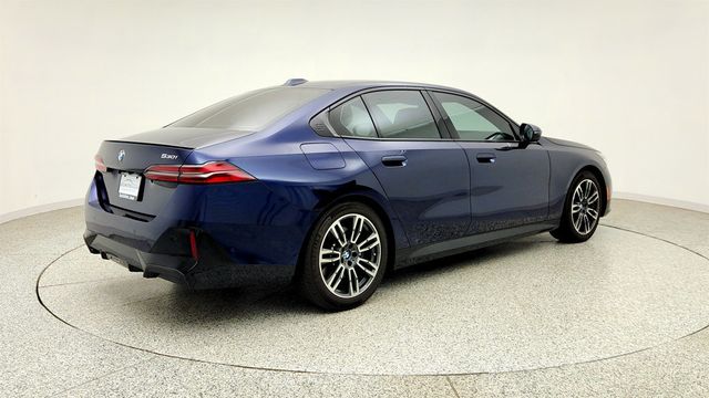 2024 BMW 5 Series 530i w/ M Sport Pro Pkg, Luxury Seating & Premium Pkg - 23039520 - 4