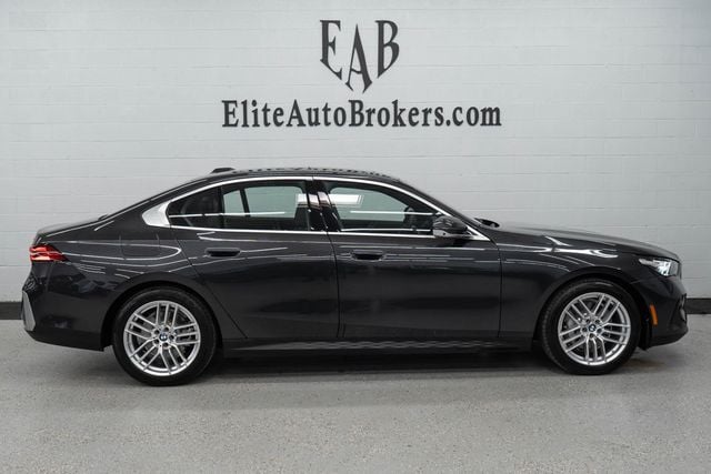 2024 BMW 5 Series 530i xDrive - 22769542 - 4