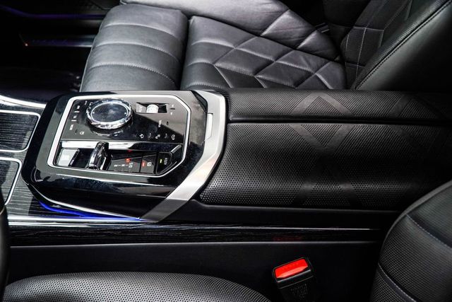2024 BMW 7 Series 740i - 23057431 - 27