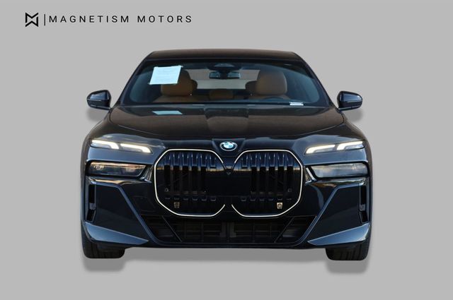 2024 BMW 7 Series 740i's photo