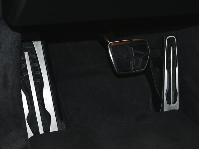 2024 BMW 7 Series 740i xDrive - 22949559 - 35