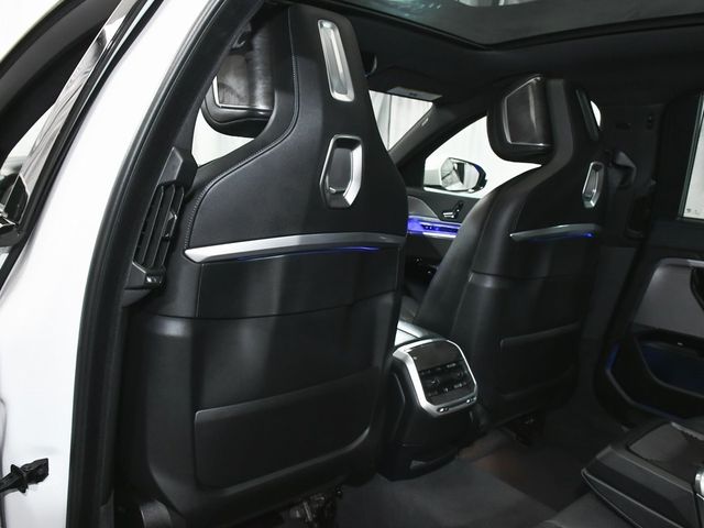 2024 BMW 7 Series 740i xDrive - 22949559 - 79