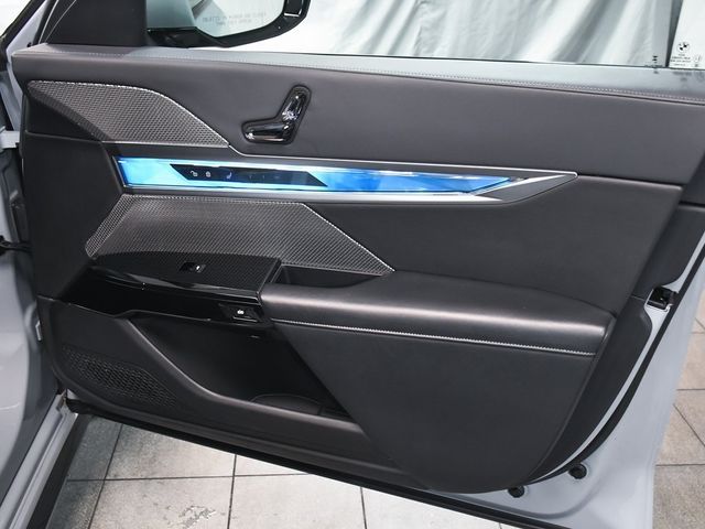 2024 BMW 7 Series 740i xDrive - 22953667 - 29