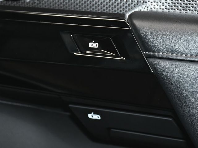 2024 BMW 7 Series 740i xDrive - 22953667 - 32