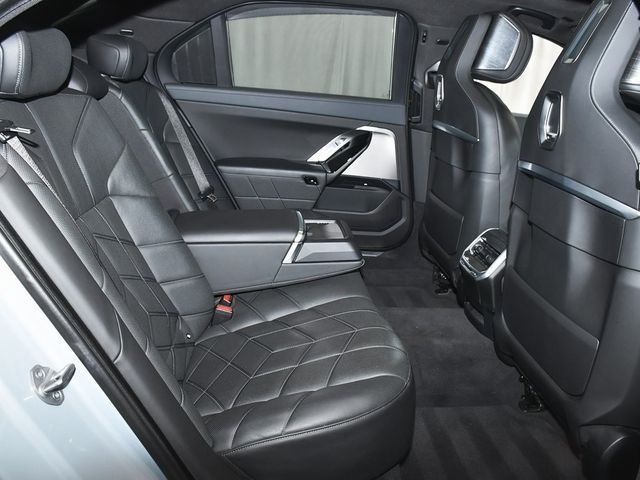 2024 BMW 7 Series 740i xDrive - 22953667 - 83