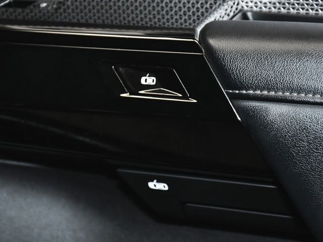 2024 BMW 7 Series 740i xDrive - 22954260 - 37