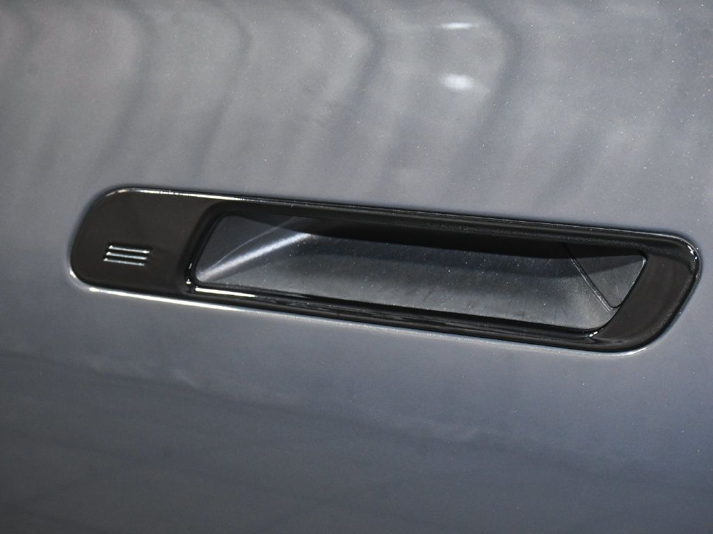 BMW 7 Series photo 13