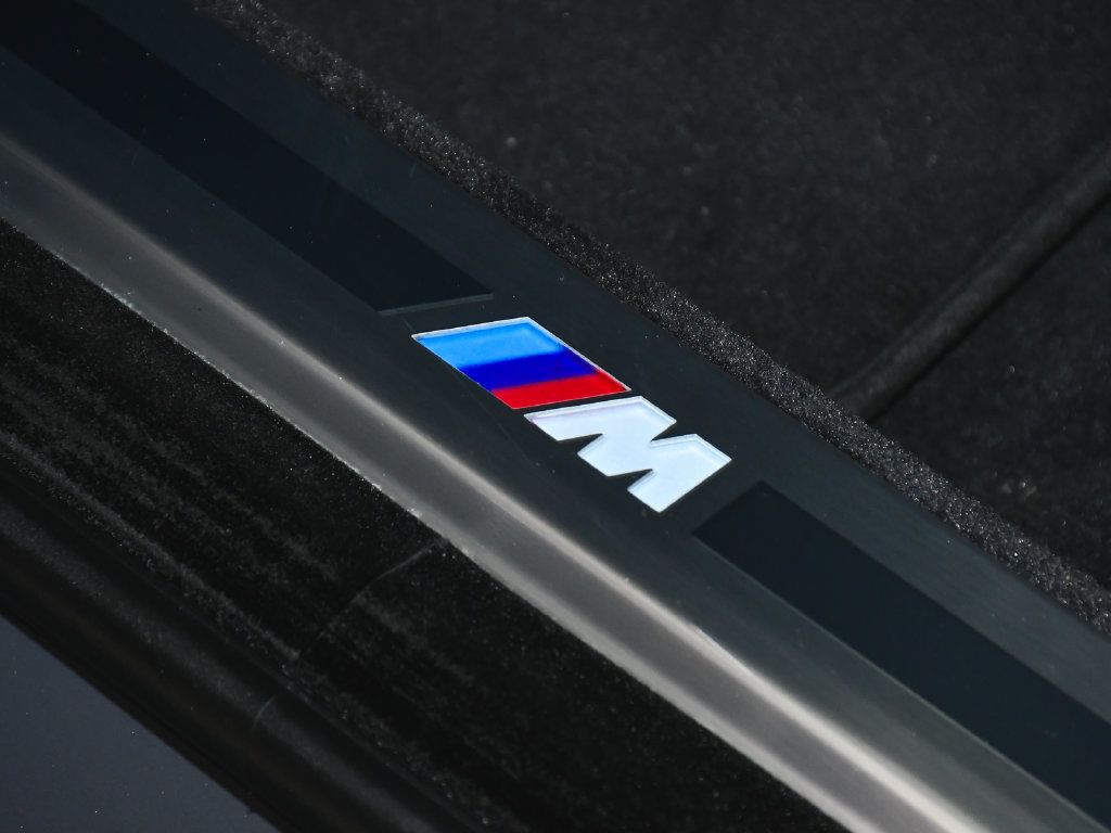 BMW 7 Series photo 14