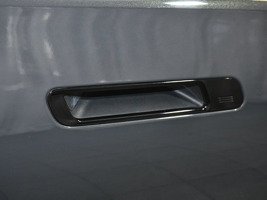 BMW 7 Series photo 27