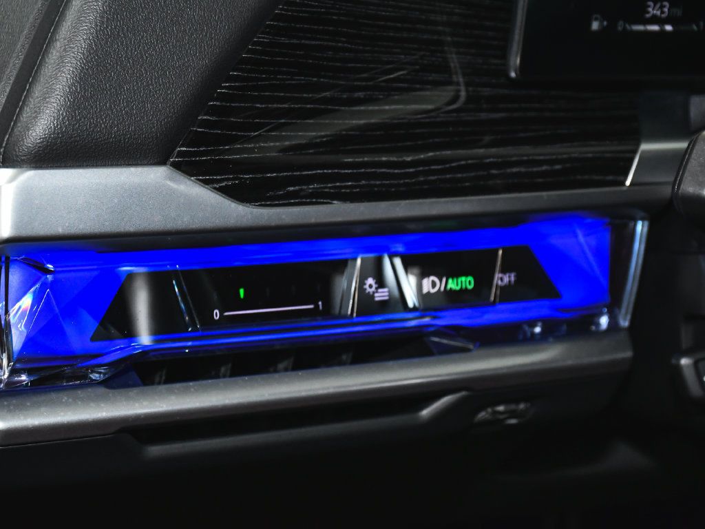 BMW 7 Series photo 30