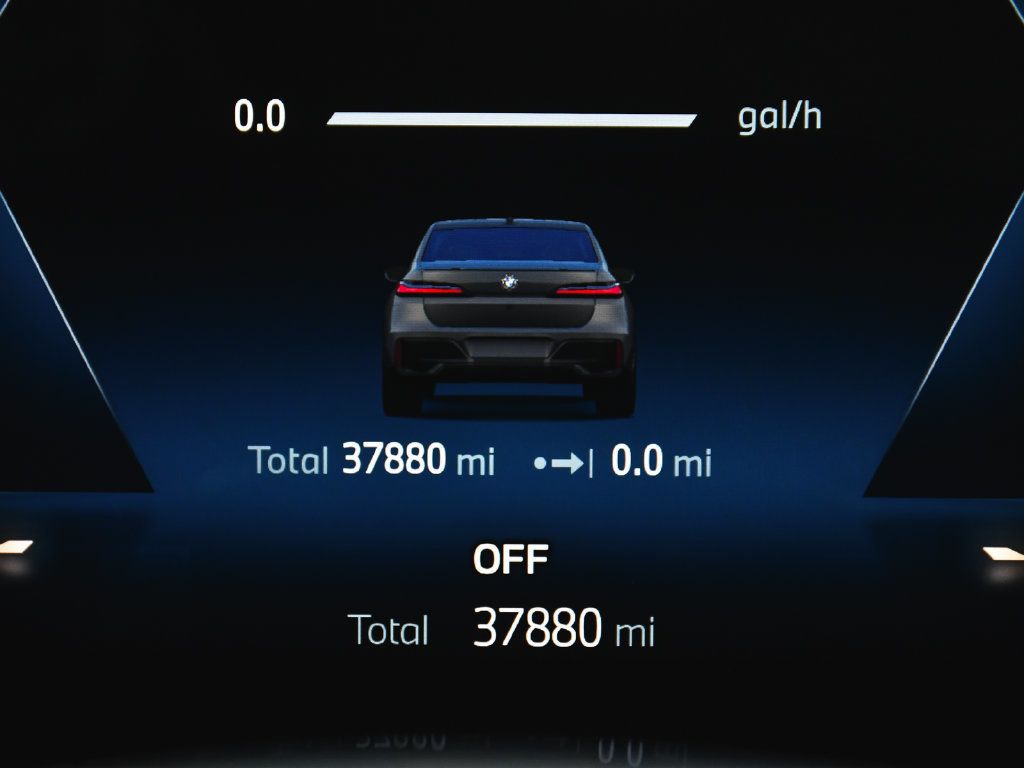 BMW 7 Series photo 32