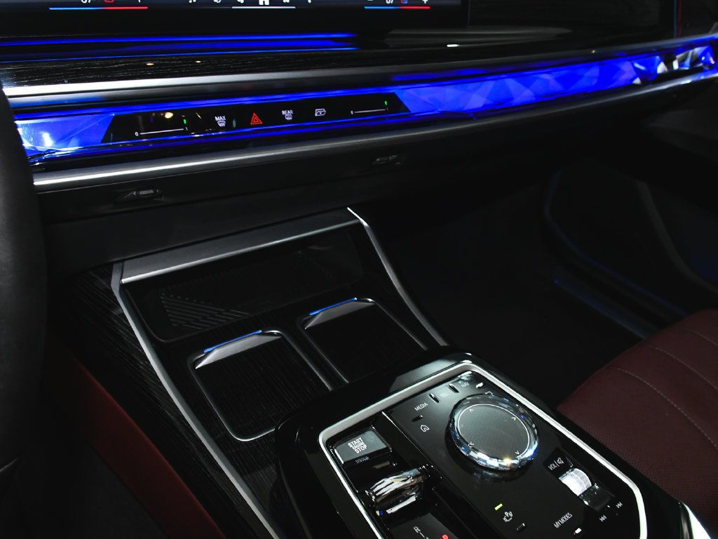 BMW 7 Series photo 52