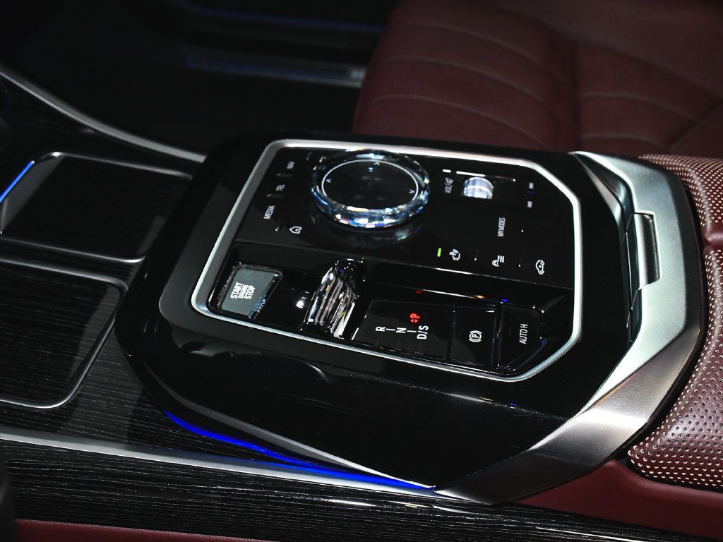 BMW 7 Series photo 54