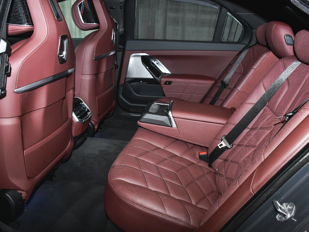 BMW 7 Series photo 61