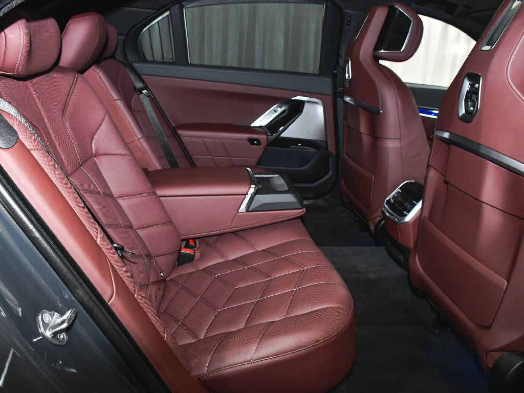 BMW 7 Series photo 65