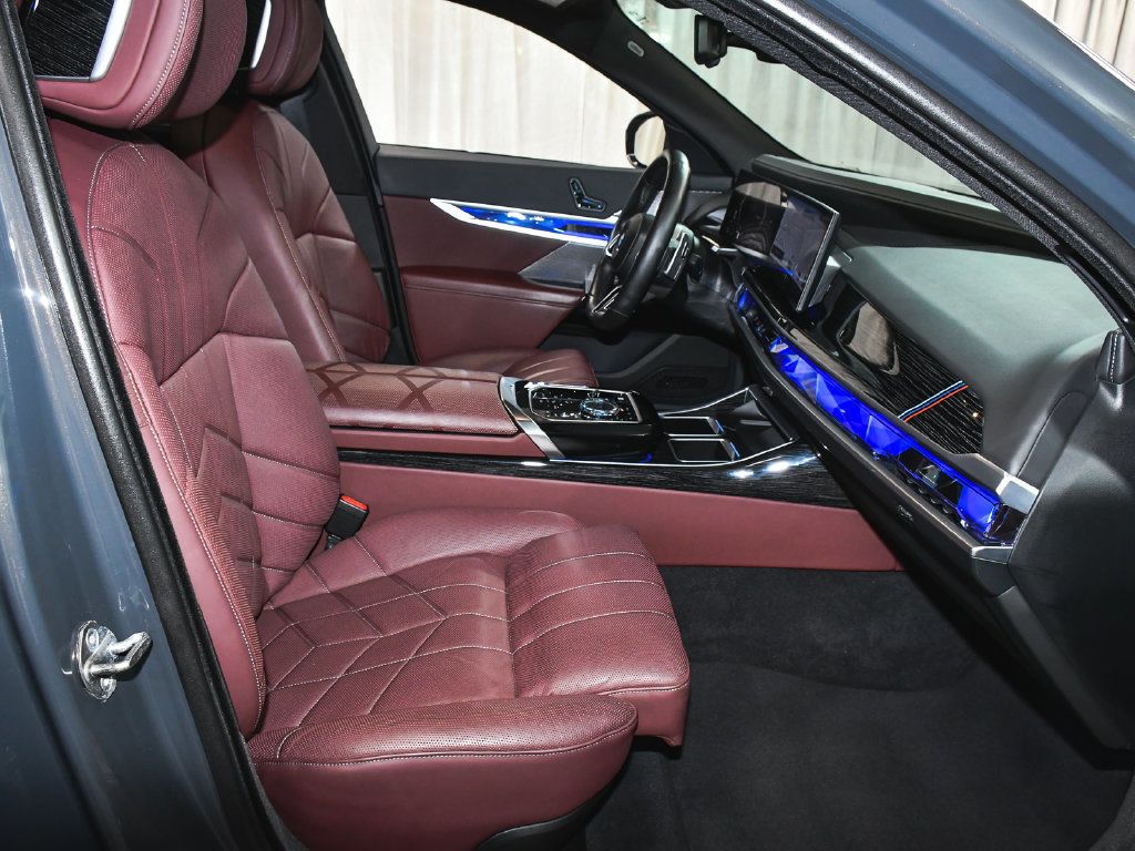 BMW 7 Series photo 68