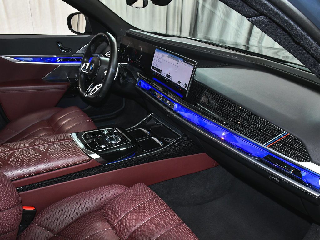 BMW 7 Series photo 69