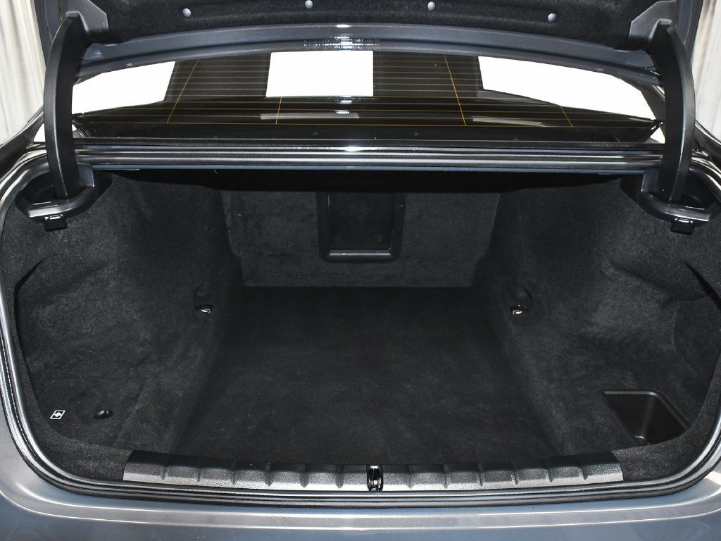 BMW 7 Series photo 75
