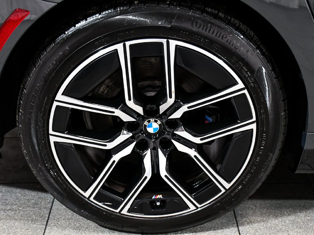 BMW 7 Series photo 8