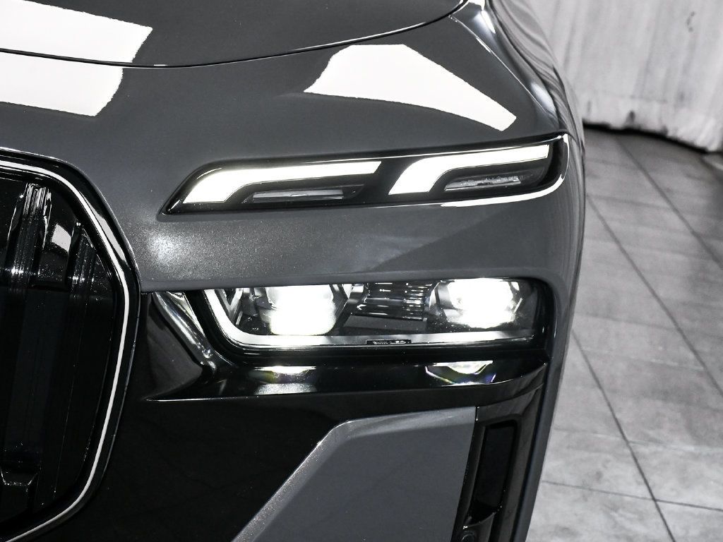 BMW 7 Series photo 81