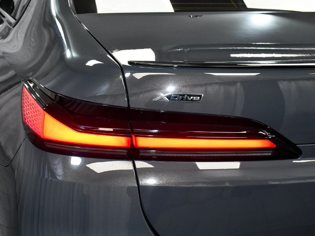 BMW 7 Series photo 88