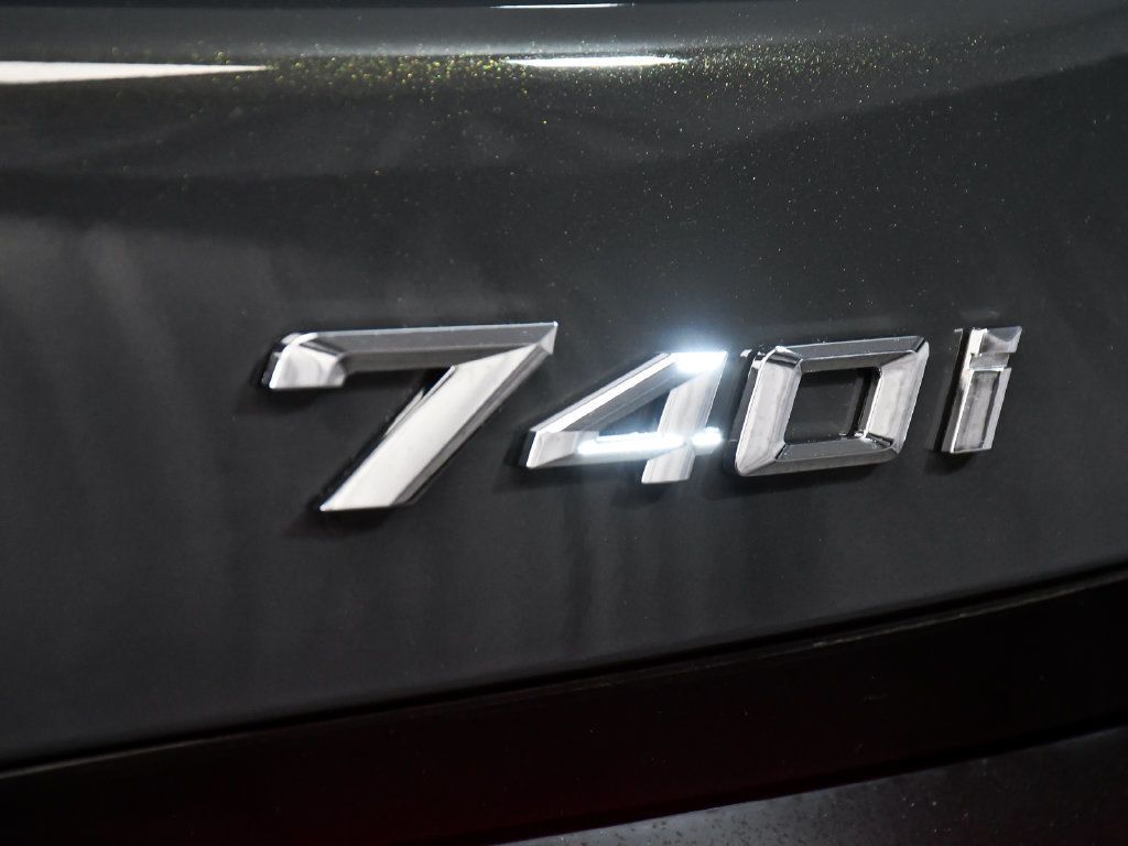 BMW 7 Series photo 98