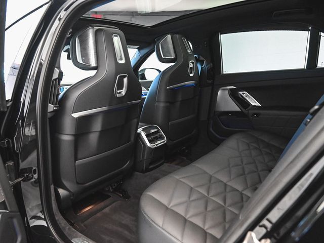 2024 BMW 7 Series 740i xDrive - 22949586 - 32