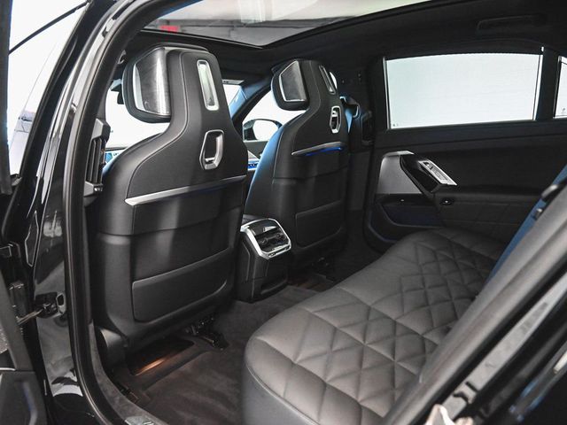 2024 BMW 7 Series 740i xDrive - 23011093 - 32