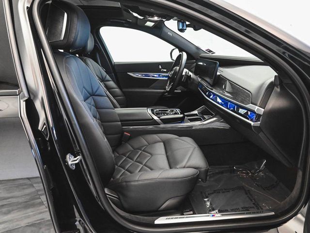 2024 BMW 7 Series 740i xDrive - 23011093 - 36