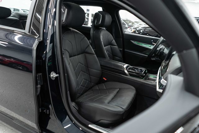 2024 BMW 7 Series 740i xDrive - 22984426 - 9