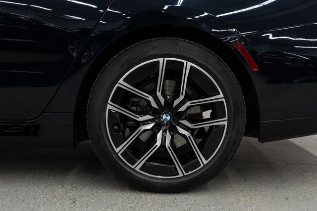 2024 BMW 7 Series 740i xDrive - 22984426 - 38