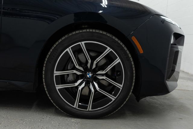 2024 BMW 7 Series 740i xDrive - 22984426 - 40