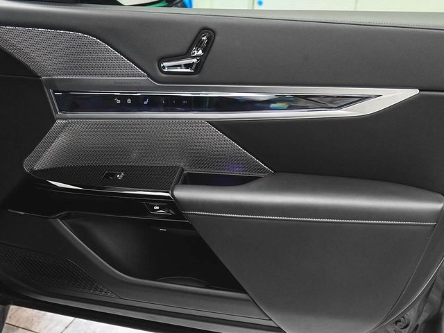 2024 BMW 7 Series 750e xDrive - 22961155 - 9