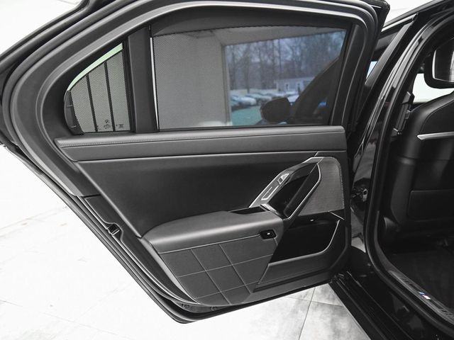 2024 BMW 7 Series 750e xDrive - 22961155 - 10