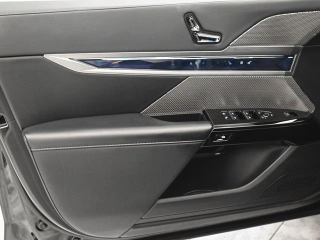 2024 BMW 7 Series 750e xDrive - 22961155 - 7