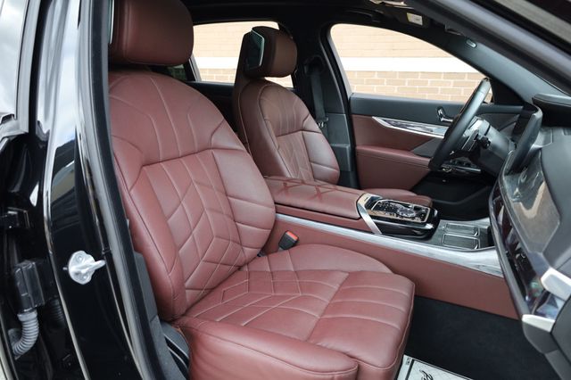 2024 BMW 7 Series 760i xDrive - 22936148 - 16