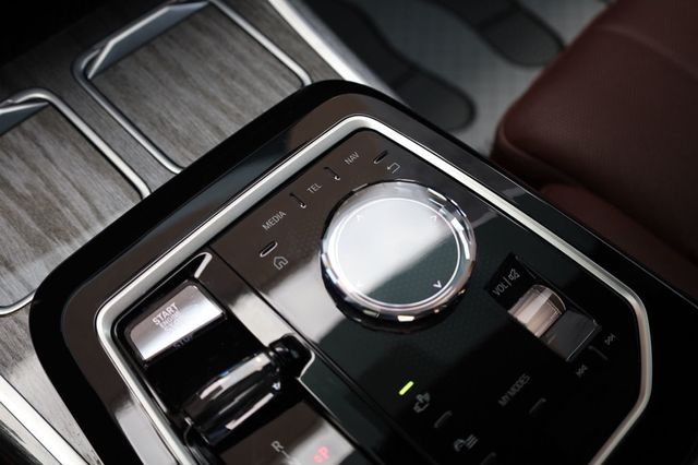 2024 BMW 7 Series 760i xDrive - 22936148 - 50