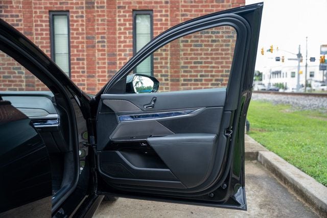 2024 BMW 7 Series LocalTrade/MSRP$111145/BMWTheaterScreen/M-SportProPkg/NAV - 22995279 - 38