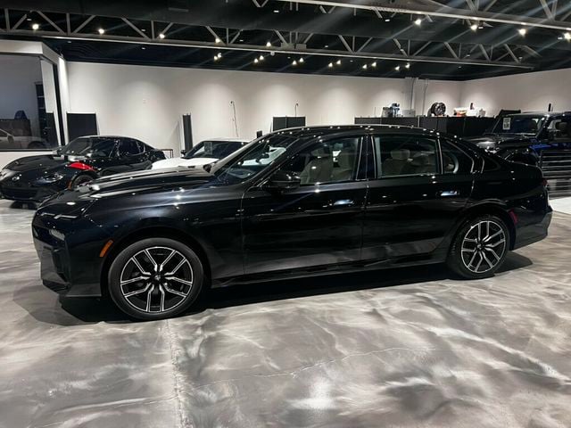 2024 BMW 7 Series MSportPkgPro/DriveAssistProfPkg/PremiumPkg2/Bowers&Wilkins - 23080618 - 1