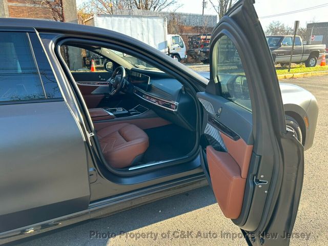 2024 BMW 7 Series REAR EXECUTIVE LOUNGE,BOWERS&WILKINS,EXECUTIVE PKG,147,795 MSRP - 22953041 - 29
