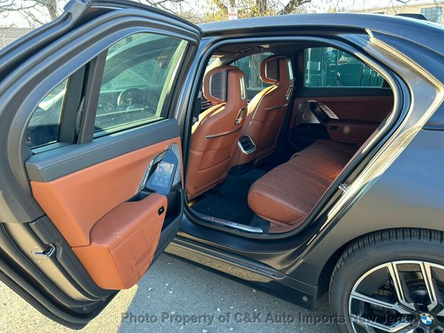 2024 BMW 7 Series REAR EXECUTIVE LOUNGE,BOWERS&WILKINS,EXECUTIVE PKG,147,795 MSRP - 22953041 - 32