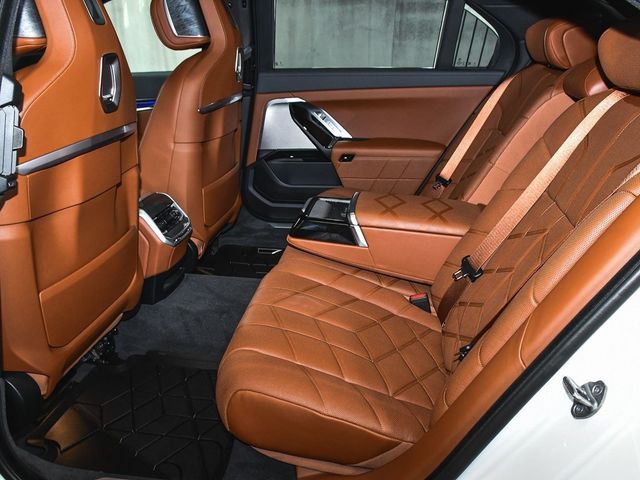 2024 BMW i7 eDrive50 - 22925344 - 74