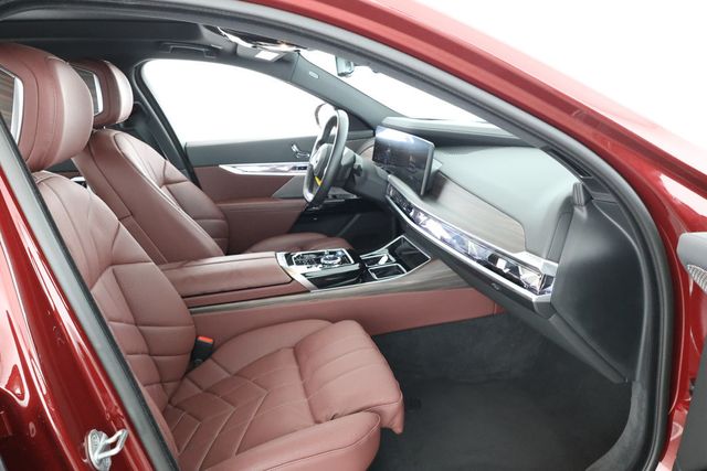 2024 BMW i7 eDrive50 Sedan (516 hp) - 22854570 - 27